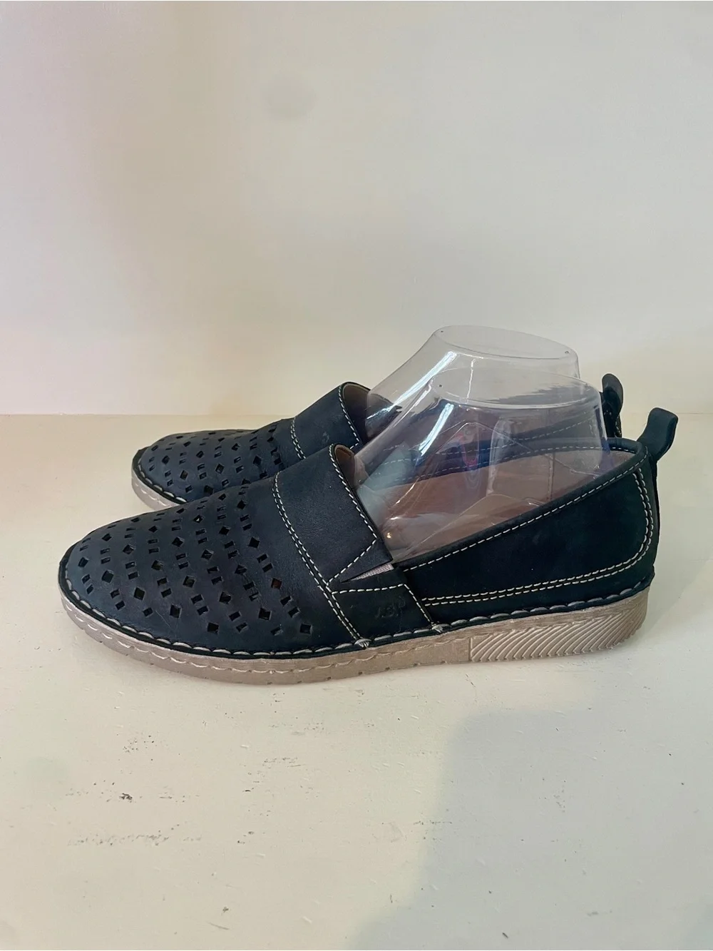 Josef Seibel Sofie Loafer 40 Black Perforated Leather Slip On Laser Cut
